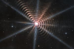 Kính viễn vọng James Webb chụp chuỗi vòng đồng tâm bí ẩn