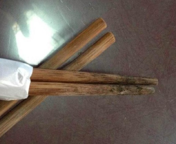 Thực hư việc dùng đũa, thớt mốc gây ung thư gan