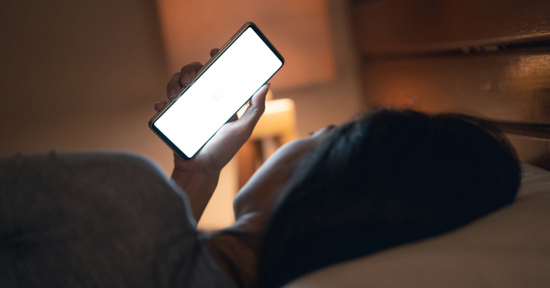 Công cụ hữu ích giúp bảo vệ sức khỏe đôi mắt khi sử dụng smartphone
