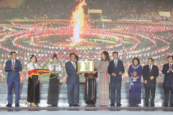 Lễ đón Bằng của UNESCO ghi danh Nghệ thuật Xòe Thái