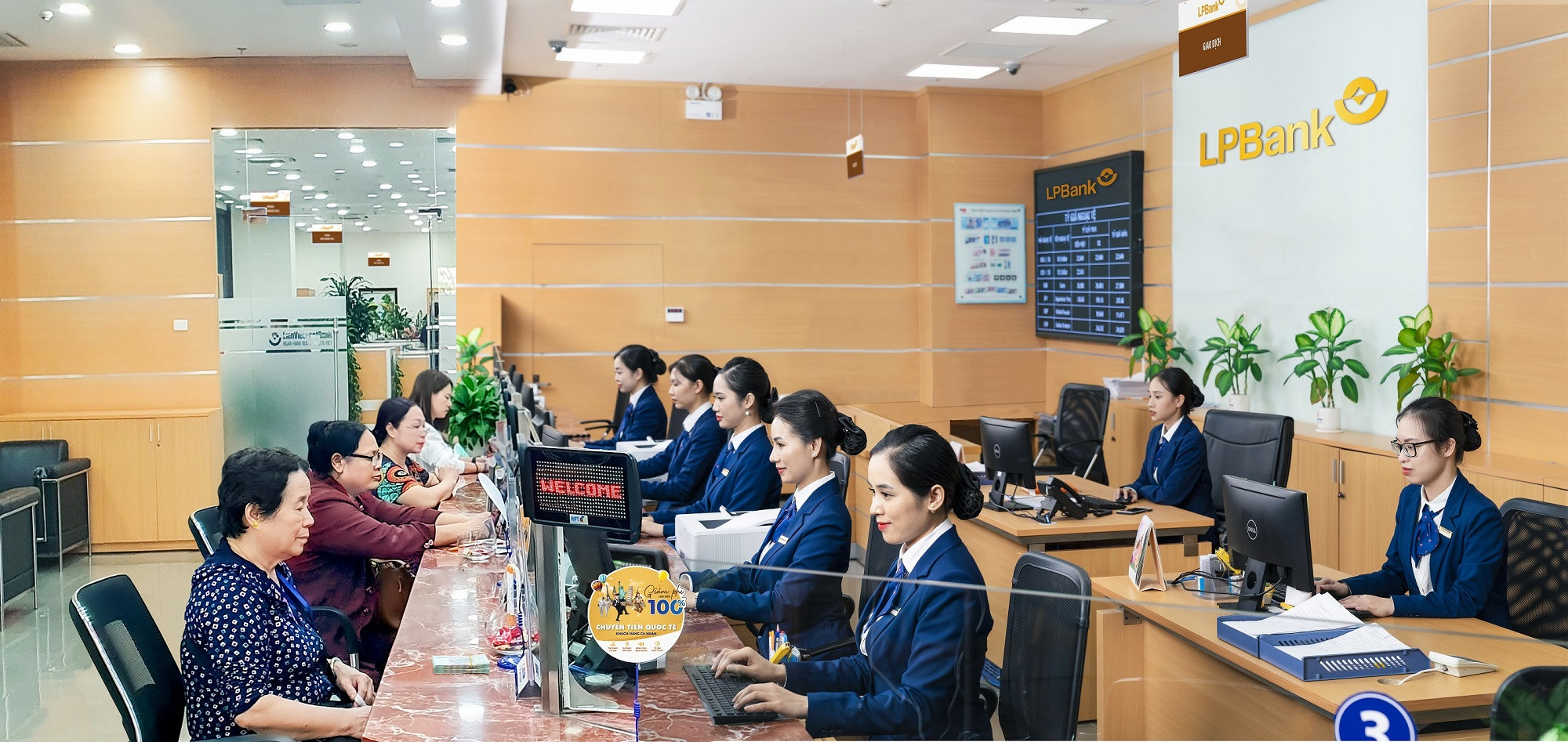 LPBank sa thải nhân viên 'treo' tiền vay của khách, chuyển hồ sơ sang công an