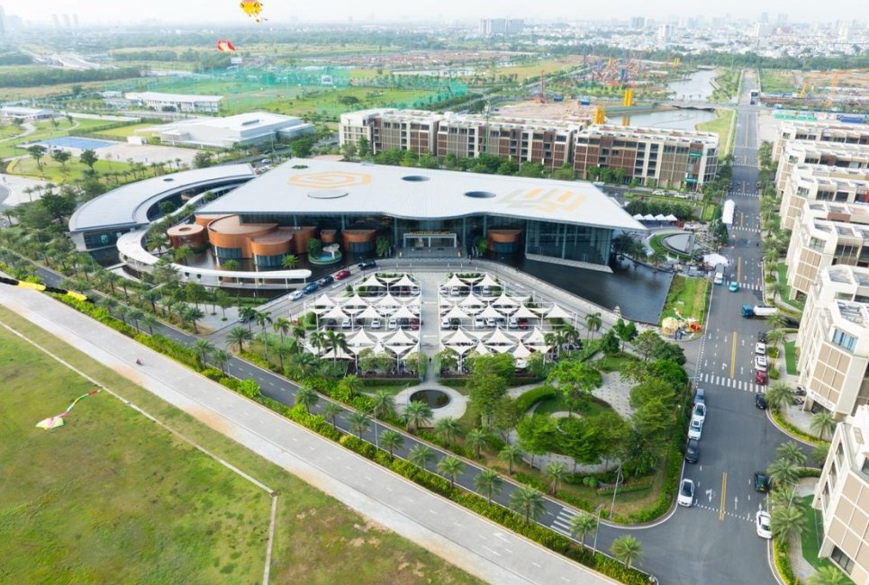 NHỮNG GIÁ TRỊ BỀN VỮNG ĐỊNH HÌNH CHUẨN MỰC QUỐC TẾ TẠI KHU ĐÔNG